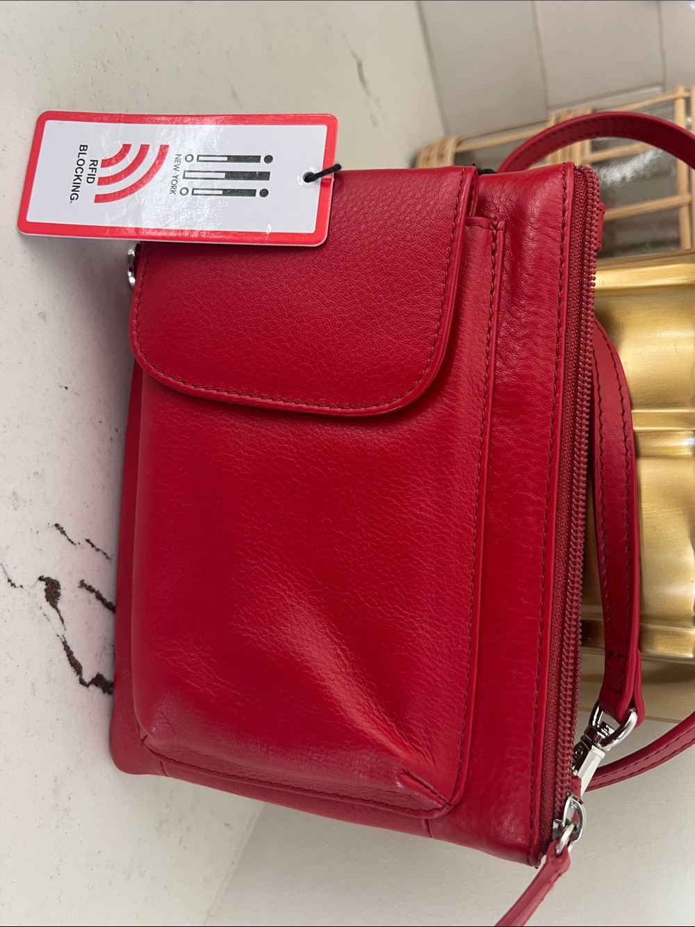 NWT ili New York Women’s Red RFID-Blocking Crossbody Cell Phone Bag. Gorgeous!